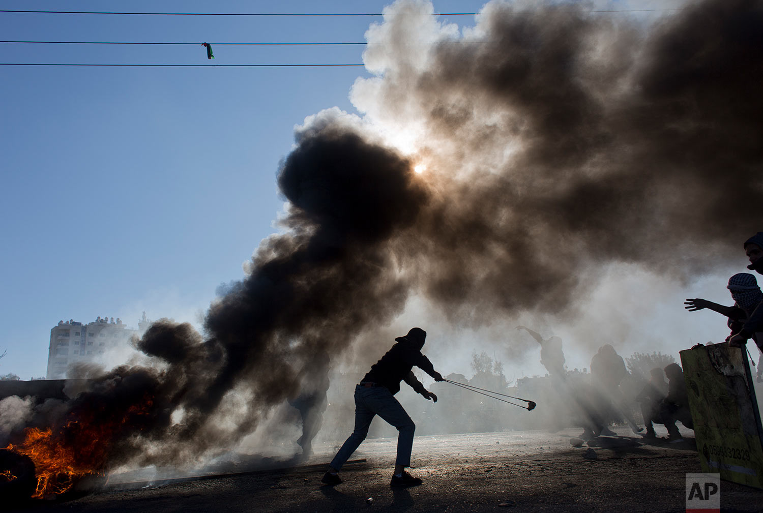 Trung Đông 2017: Thùng thuốc súng nhuộm máu và nước mắt